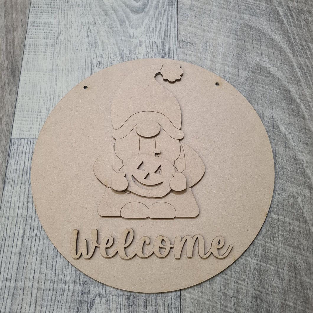 Gnomio Welcome Sign comes  painted in any colour you desire.              **PLEASE STATE COLOURS IN MESAGE BOX AT CHECKOUT **